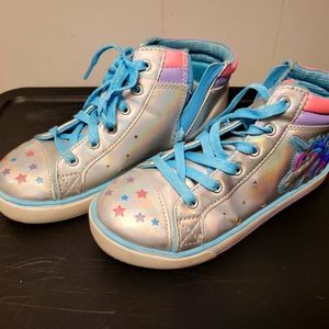 Girls size 4 light up sneakers